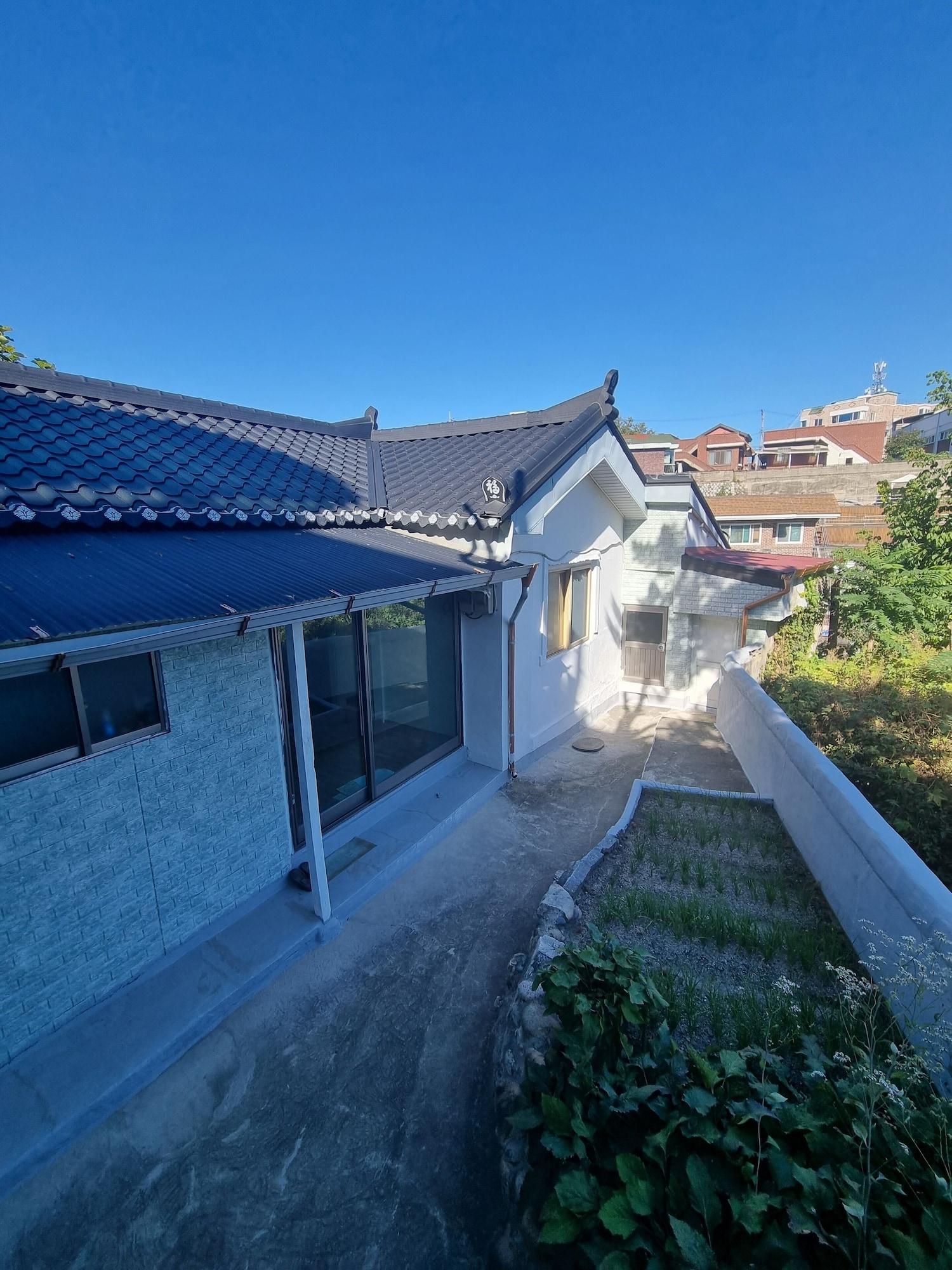 Varios Emotion Guesthouse