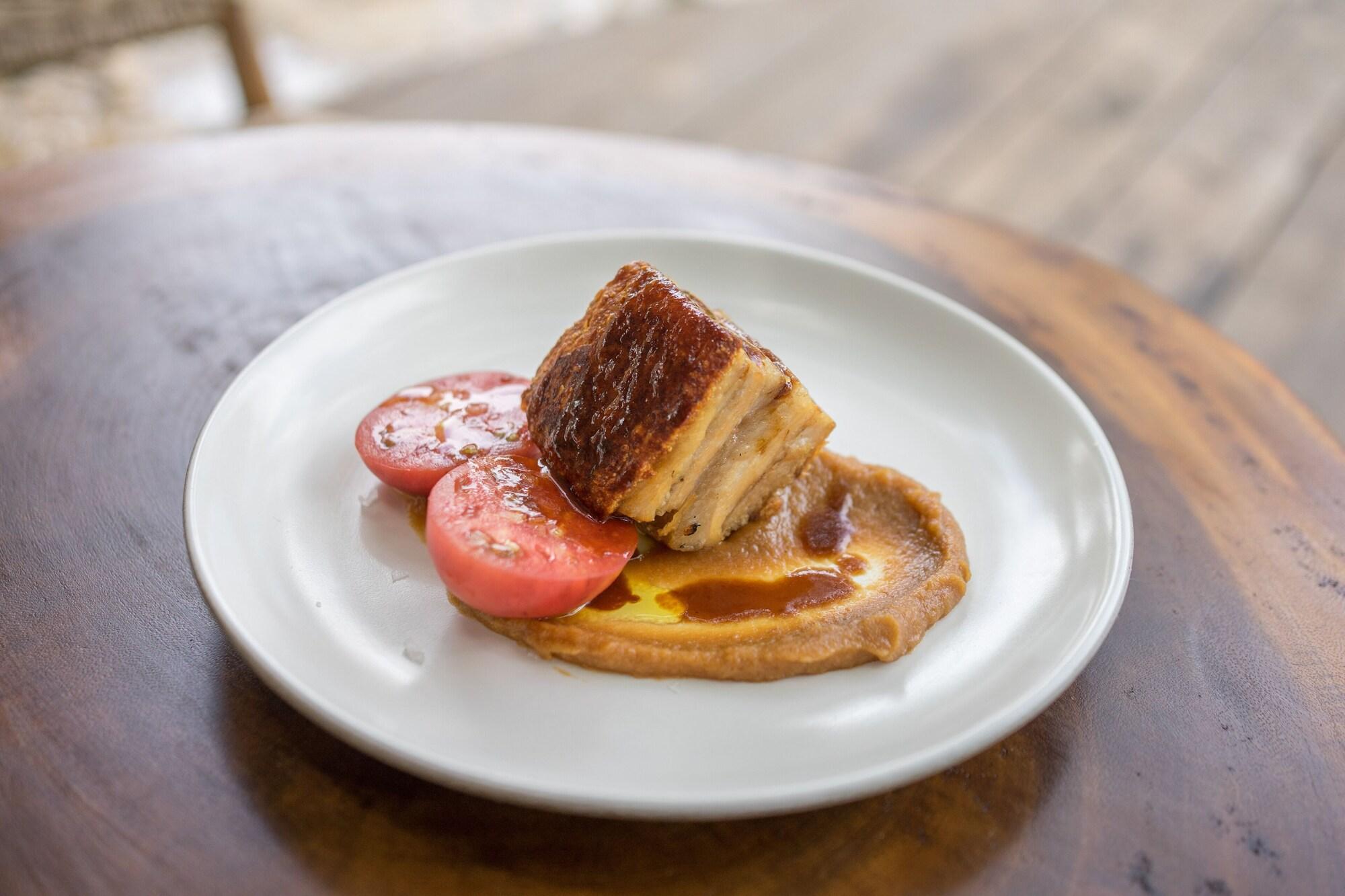 Restaurant Nagara Boutique Hotel and Coworking