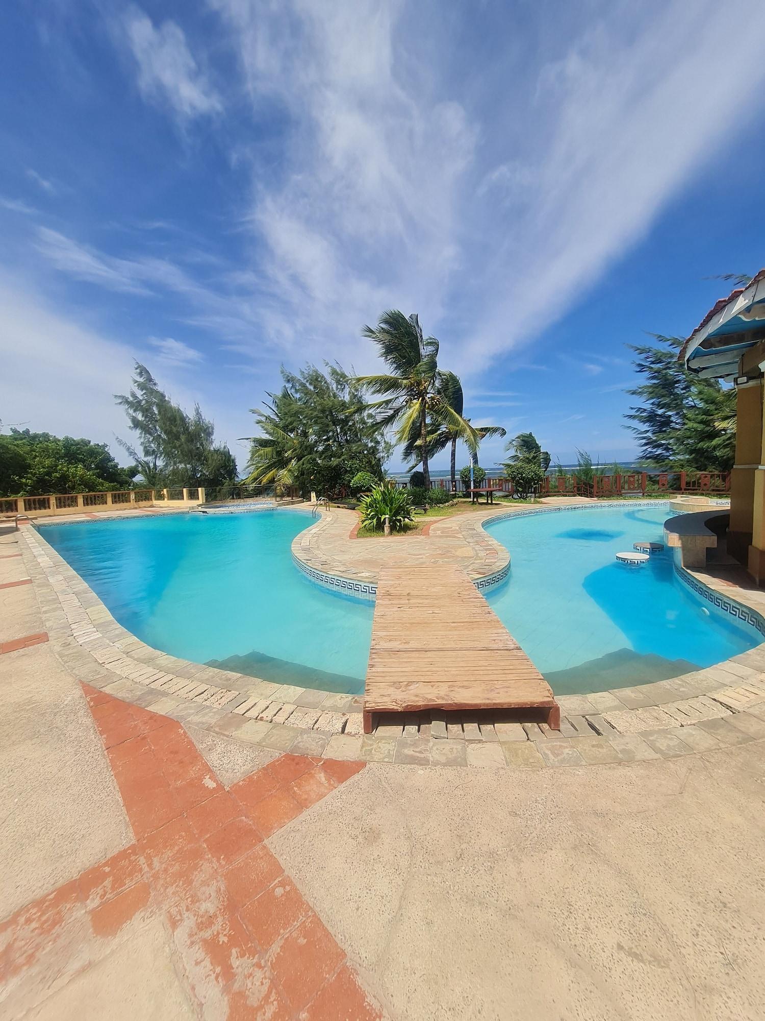 Playa Cool Breeze Beachfront Apartments