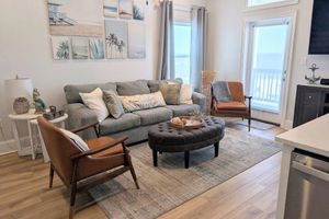 Renta temporal - Vacation Vibes - Beachfront Home/Steps to the water 
10 min to downtown Gulfport