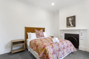 Arriendo temporal - Character on Stuart St