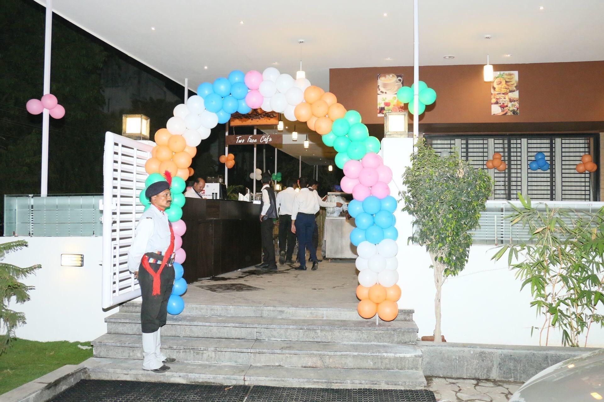 Vista Exterior Hotel Vijay Residency