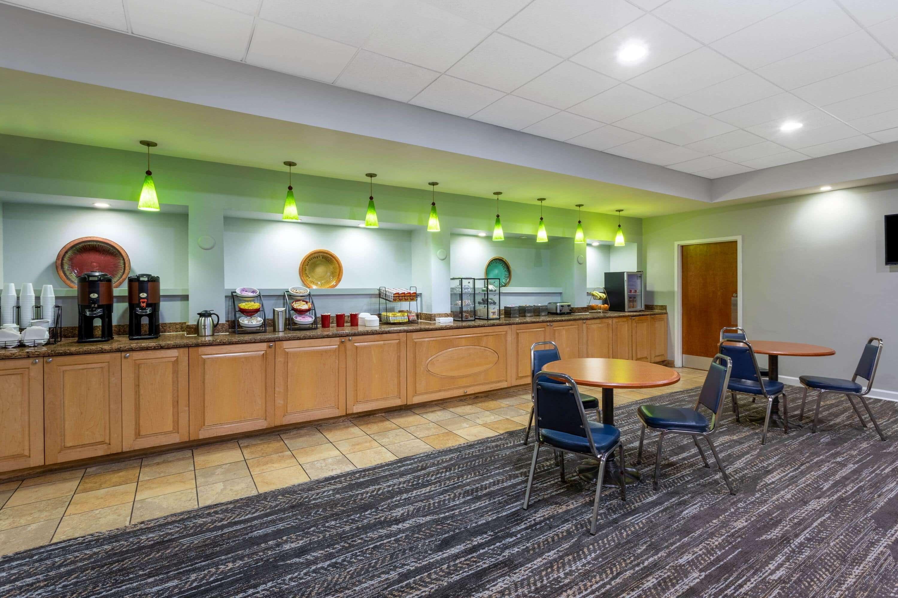 Restaurant 88 Palms Hotel & Event Center