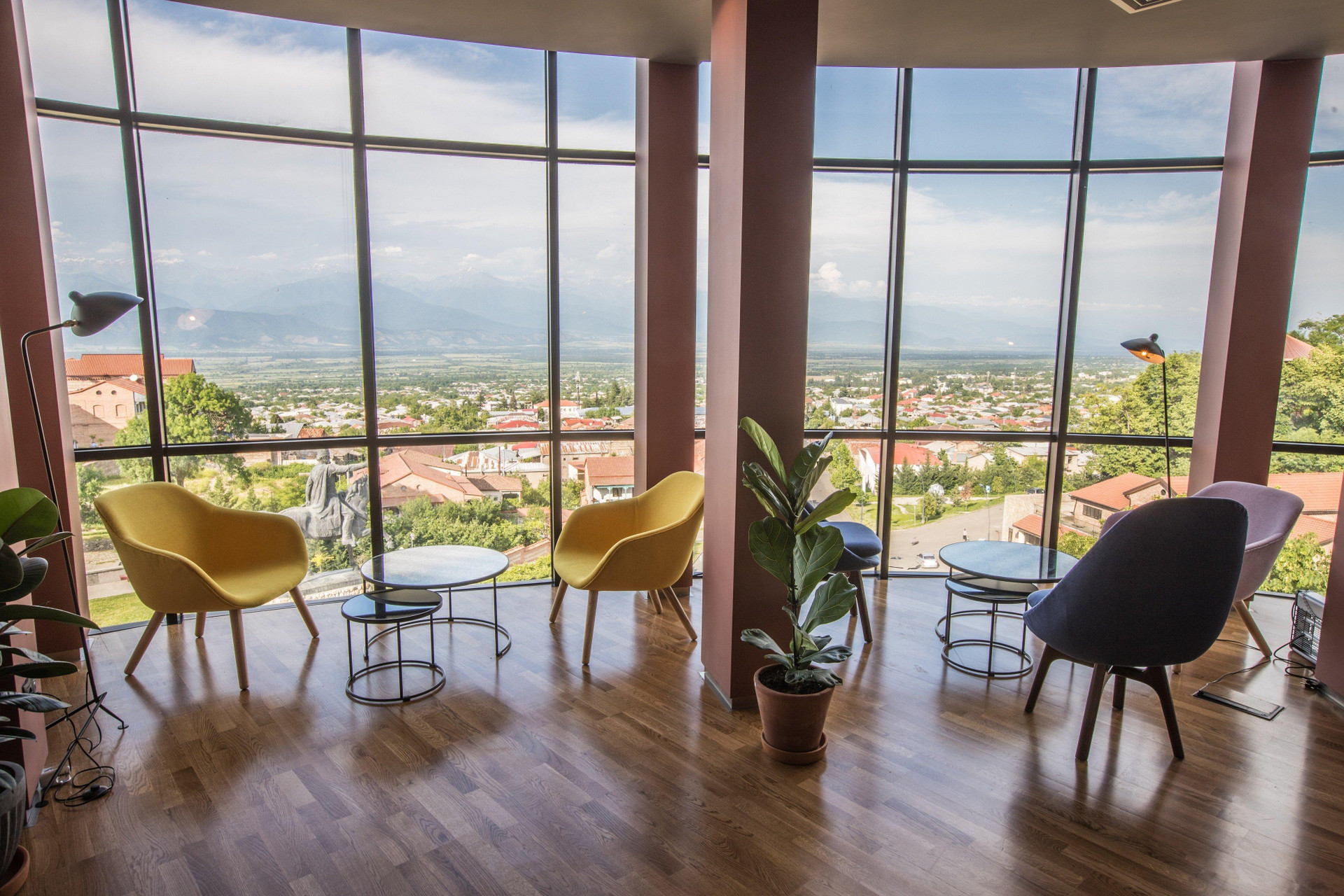 Bar/Salón Holiday Inn Telavi