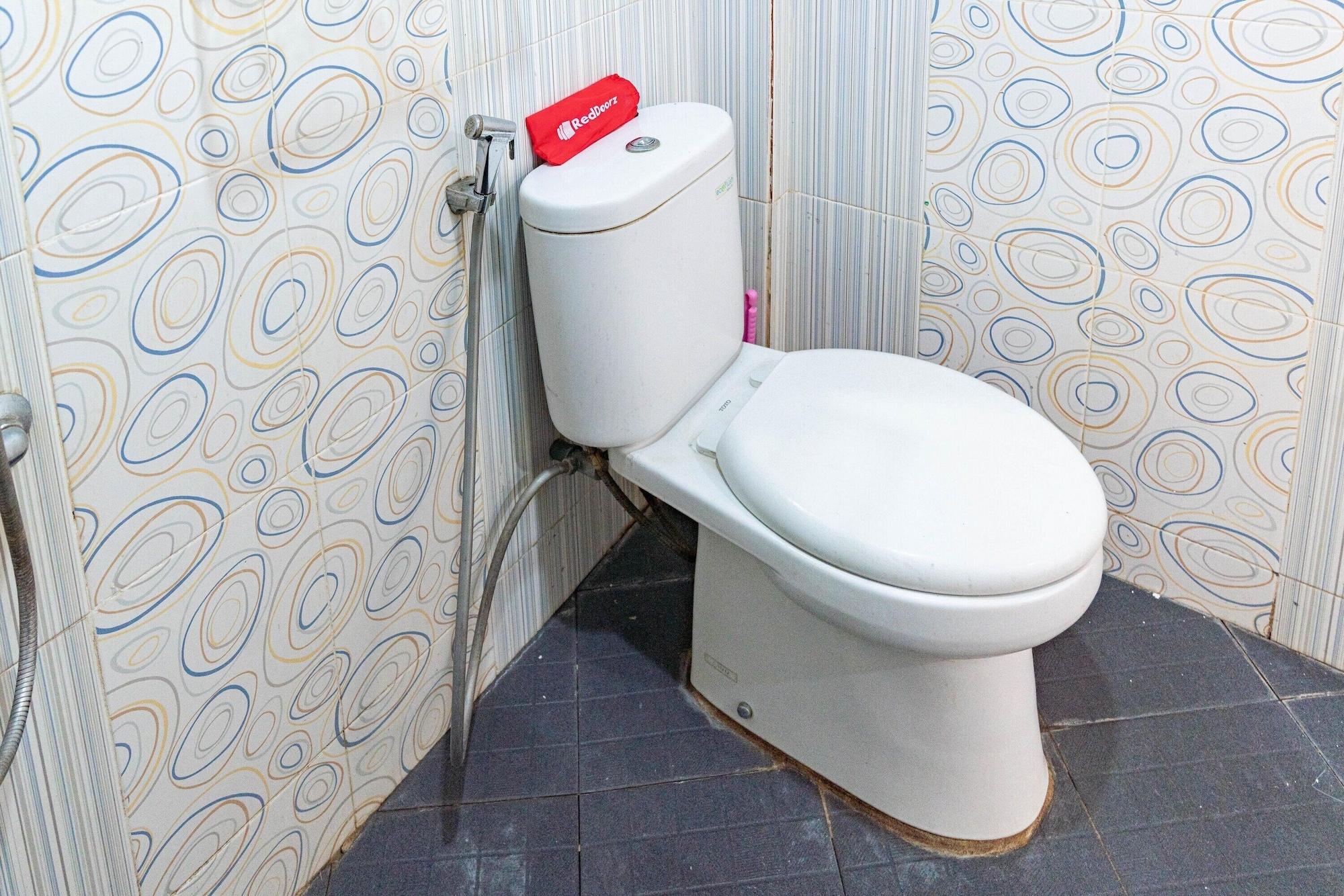 Equipamiento de Habitación RedDoorz Syariah near Jalan A Yani KM 8 Citraland