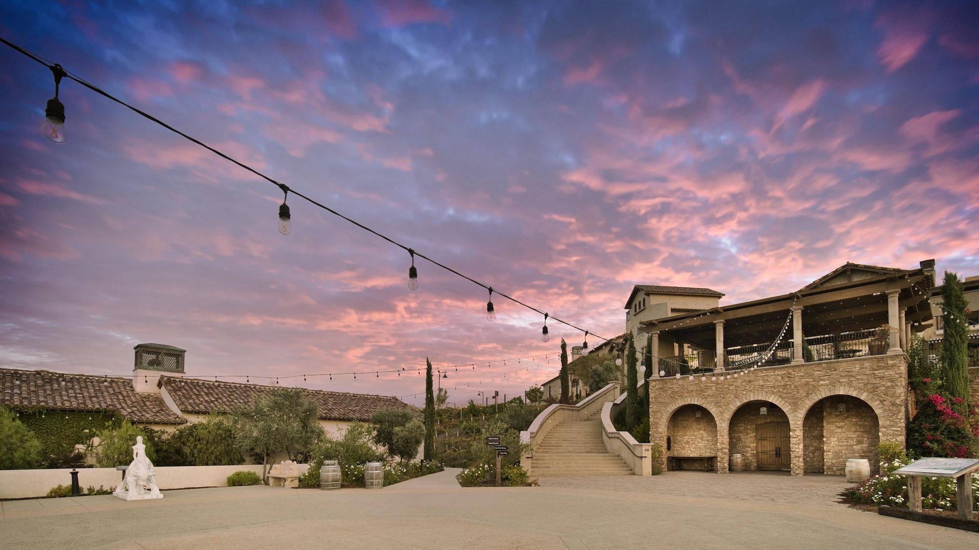 Vista Exterior Europa Village Wineries and Resort