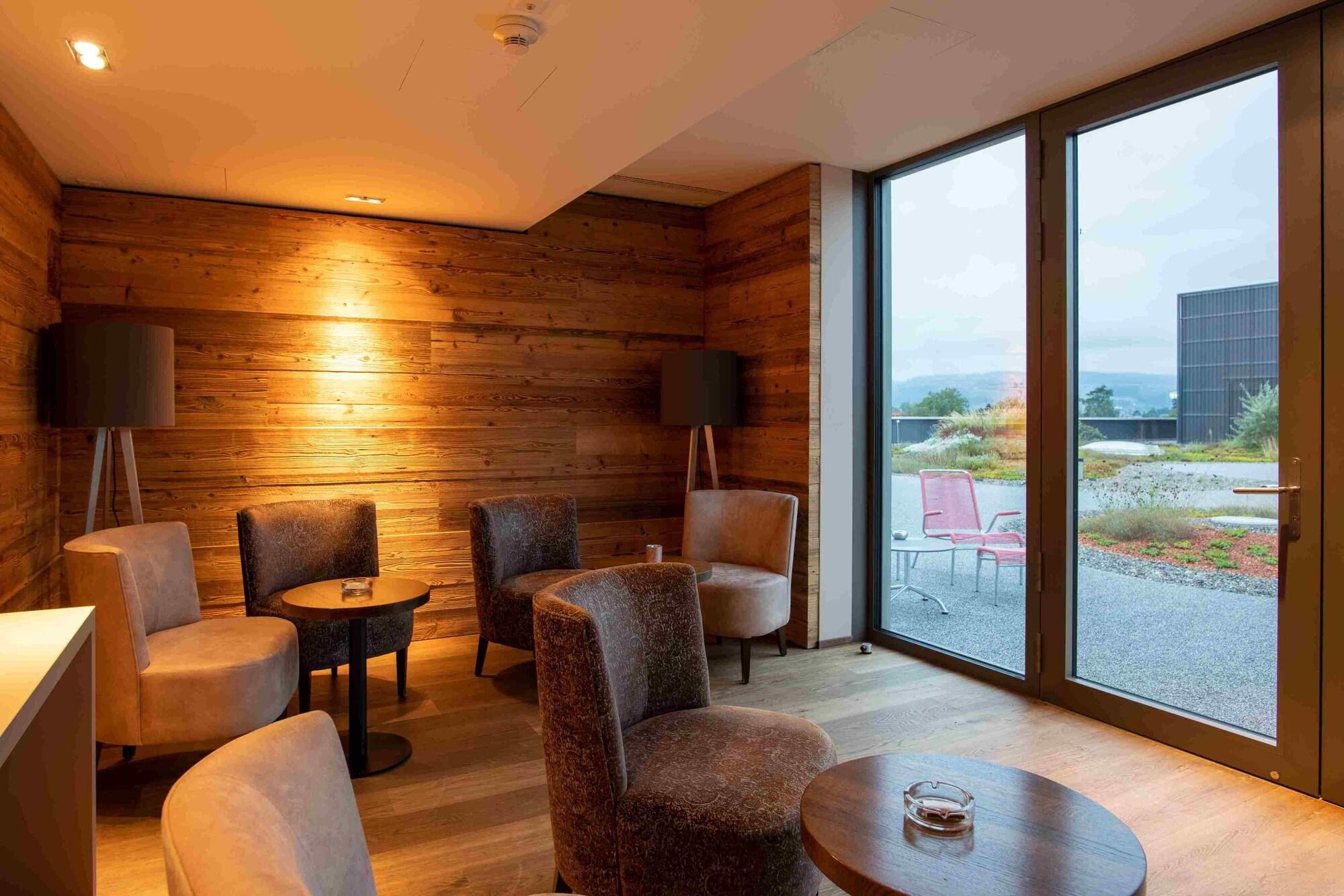 Vista Lobby HOTEL illuster - Urban & Local