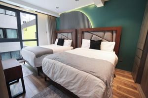 Alquiler Vacacional - Chic CDMX Haven: Pop Modern Elegance Meets Roma's