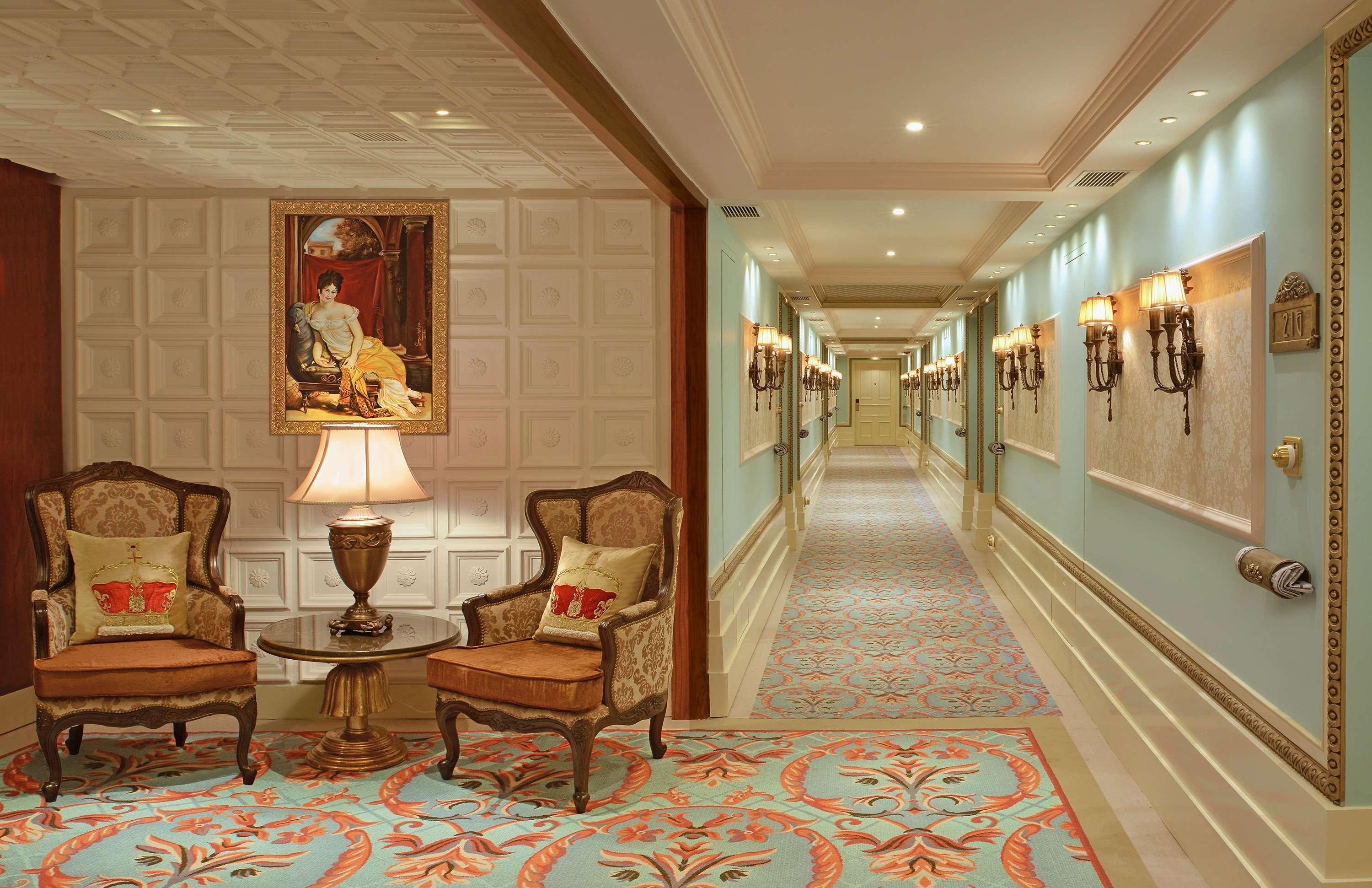 Vista Lobby Radisson Blu Hotel Noida