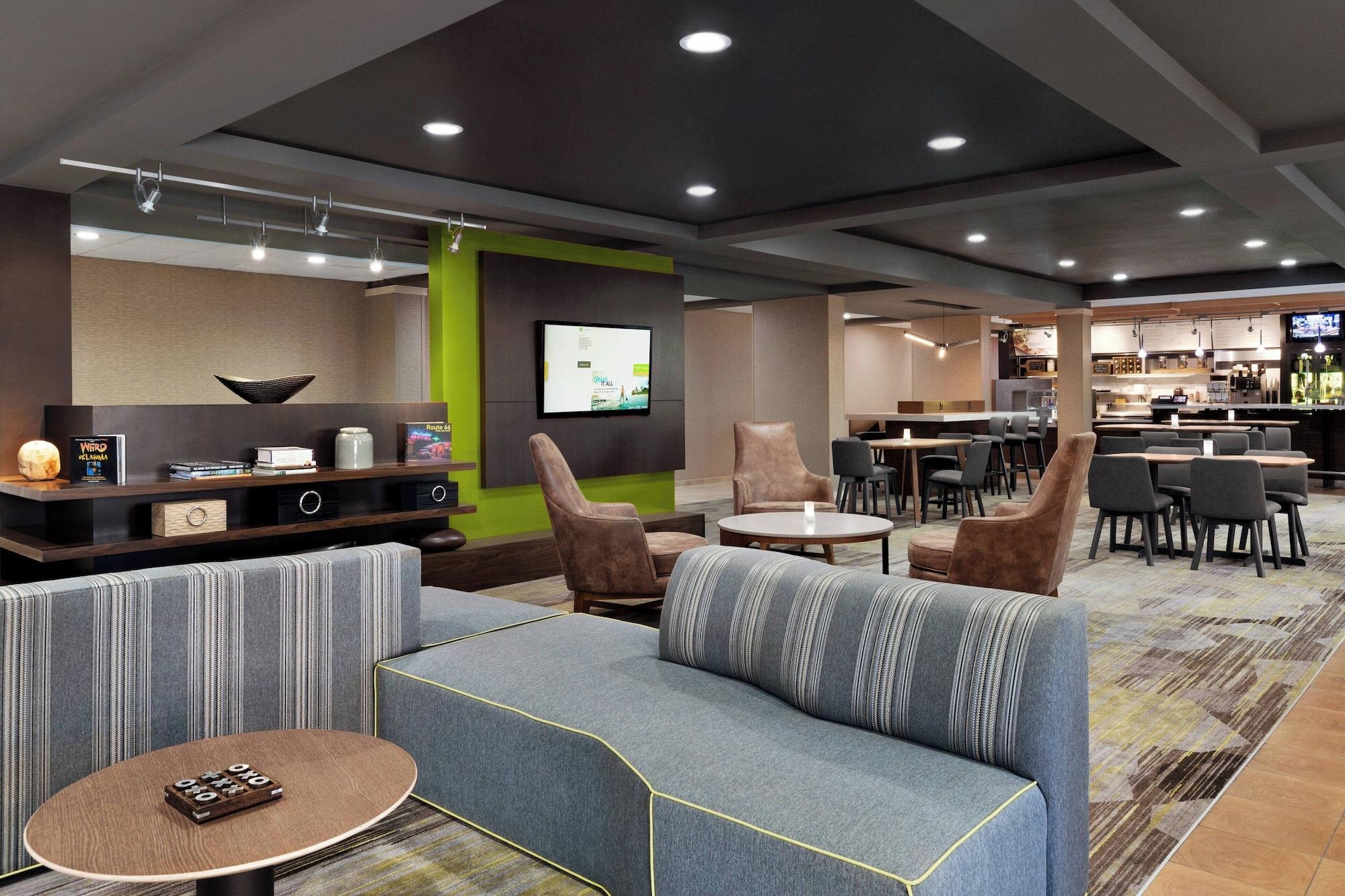 Vista Lobby Courtyard by Marriott Tulsa Central