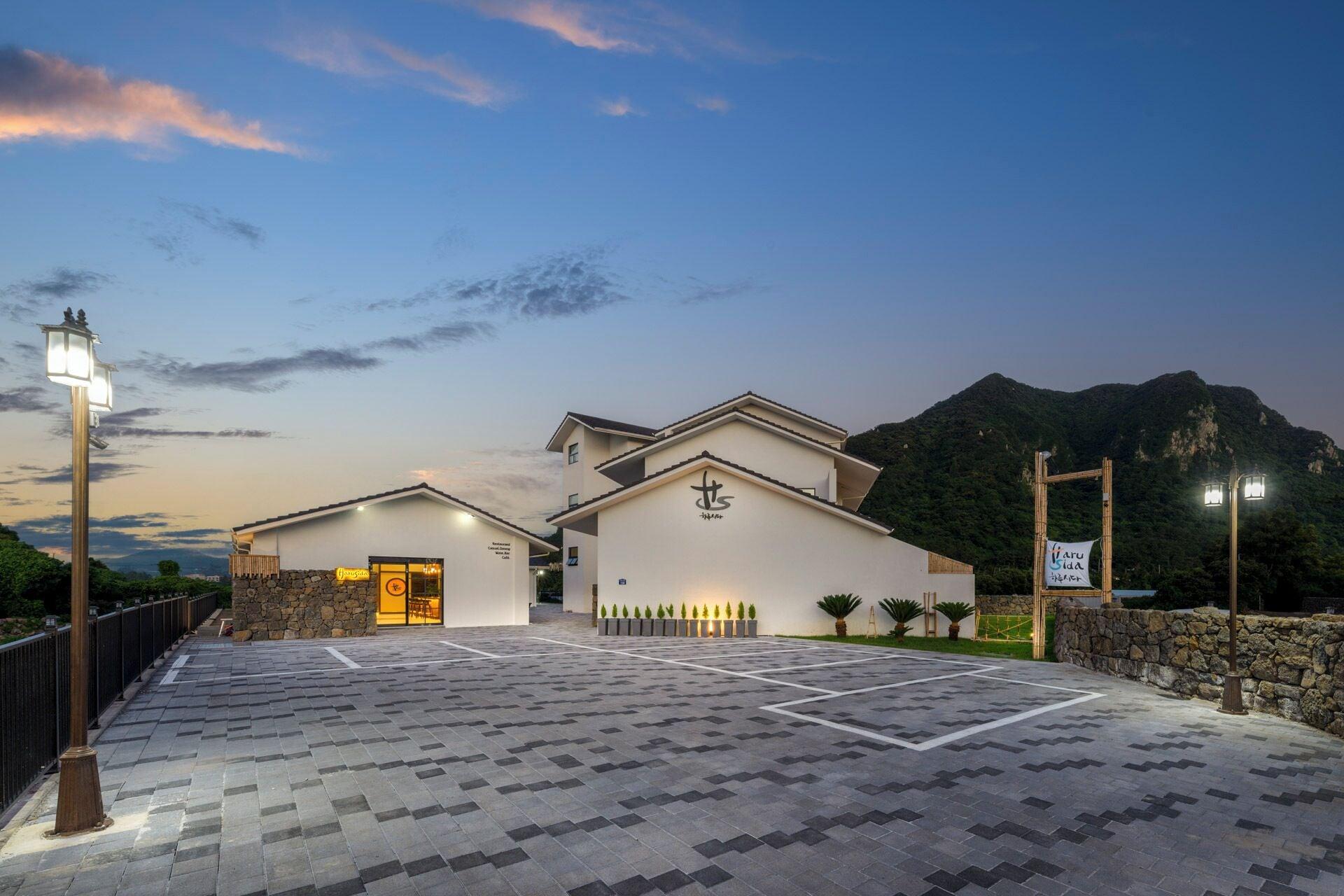 Varios Hotel Harusida