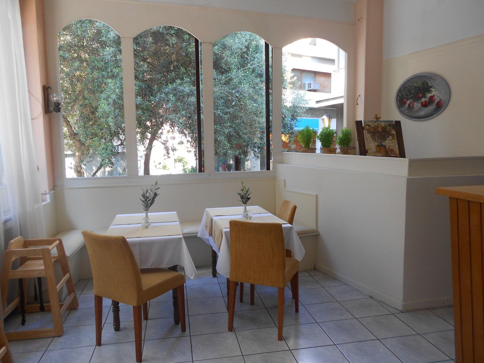 Bar/Salón Adams Hotel