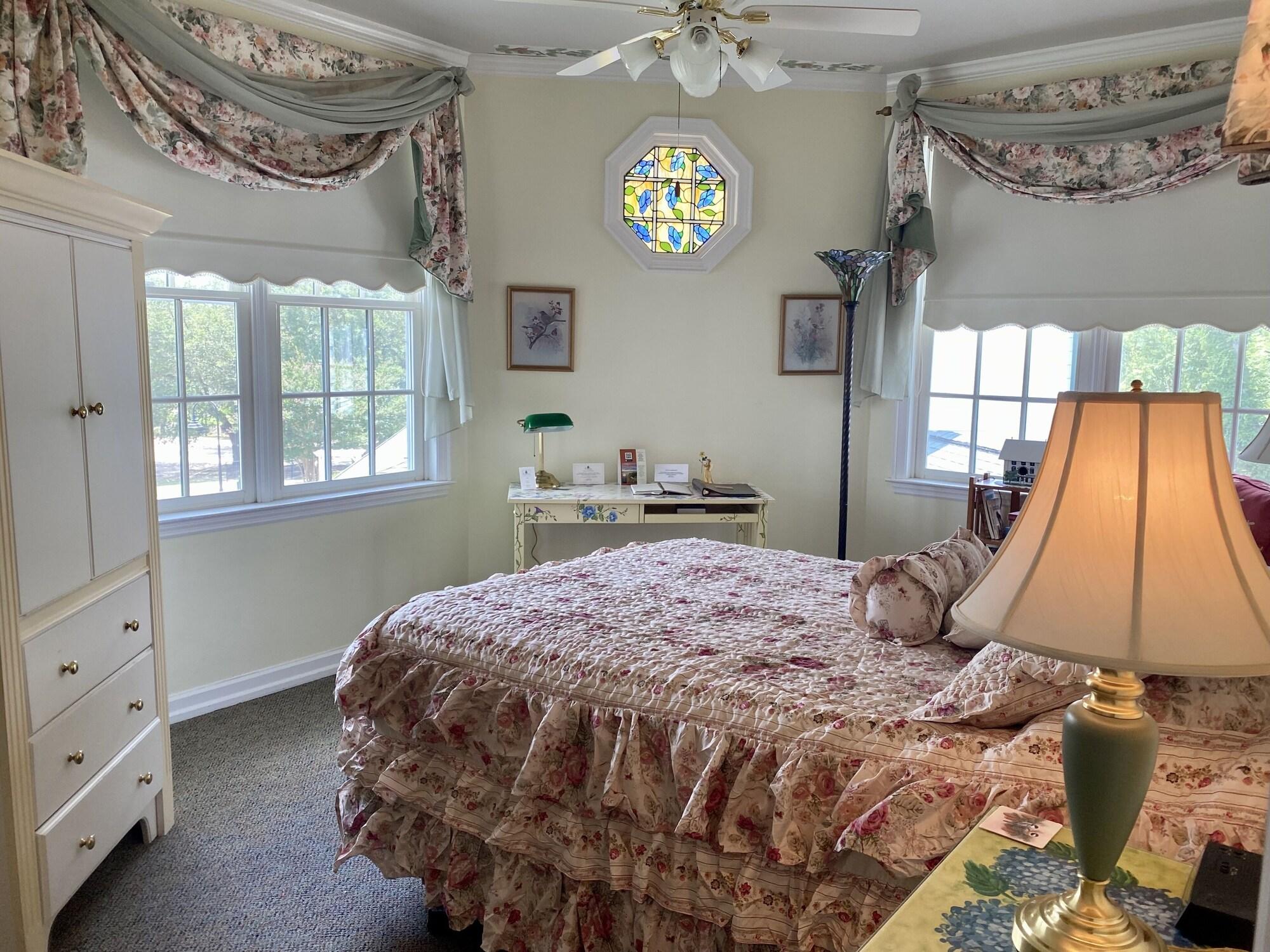 Habitación The Cypress Inn Bed & Breakfast