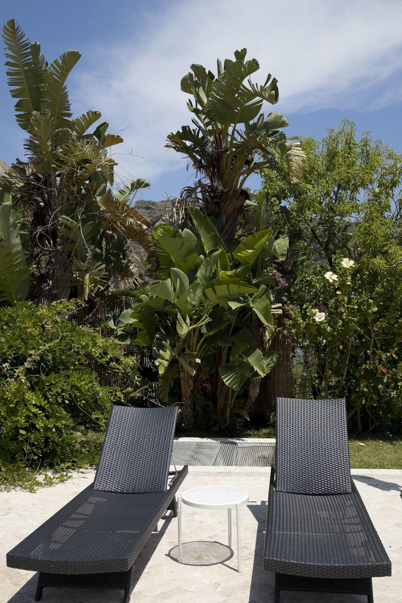 Varios Hotel Mea - Aeolian Charme