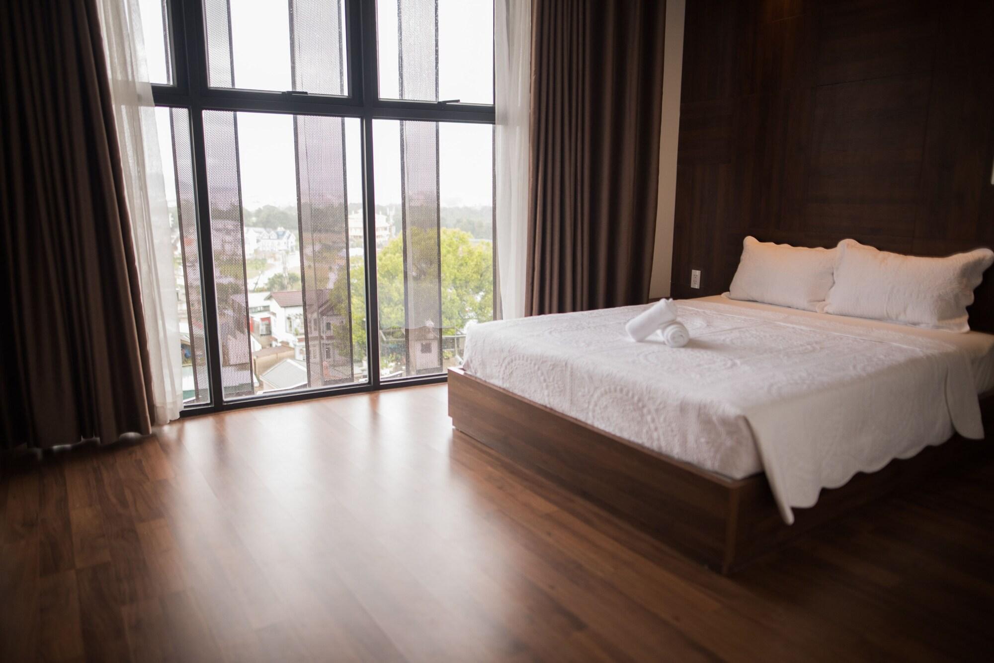 Varios Maika Condotel DaLat