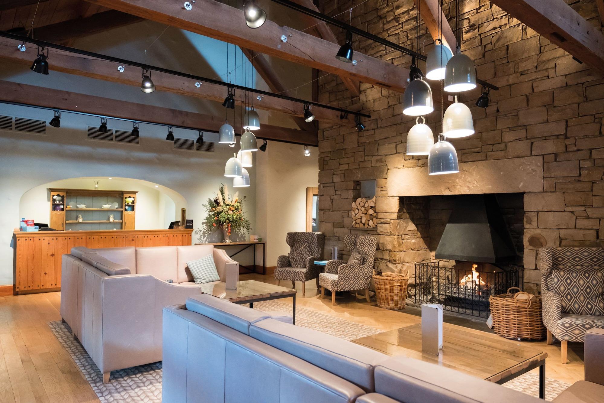Vista Lobby North Lakes Hotel And Spa