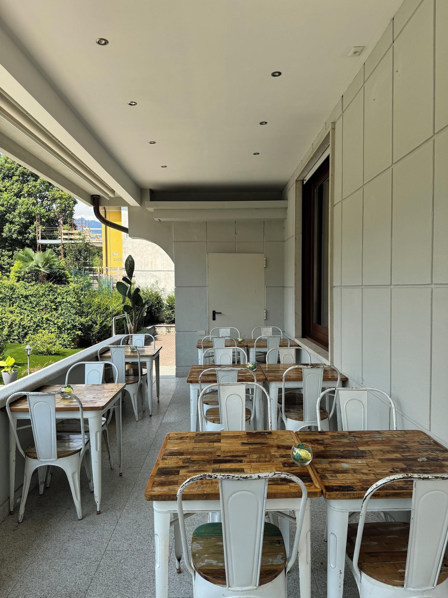 Vista Exterior Hotel La Fontana