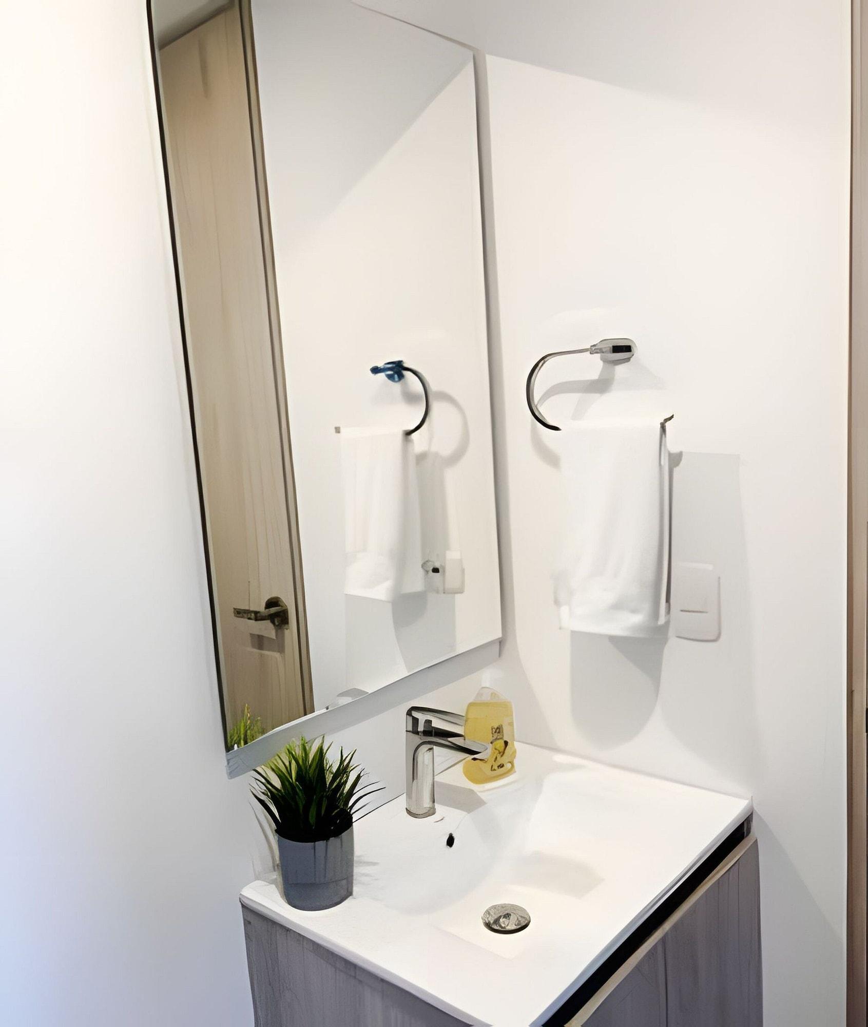 Equipamiento de Habitación Loft con vista al Centro Bogotano 604