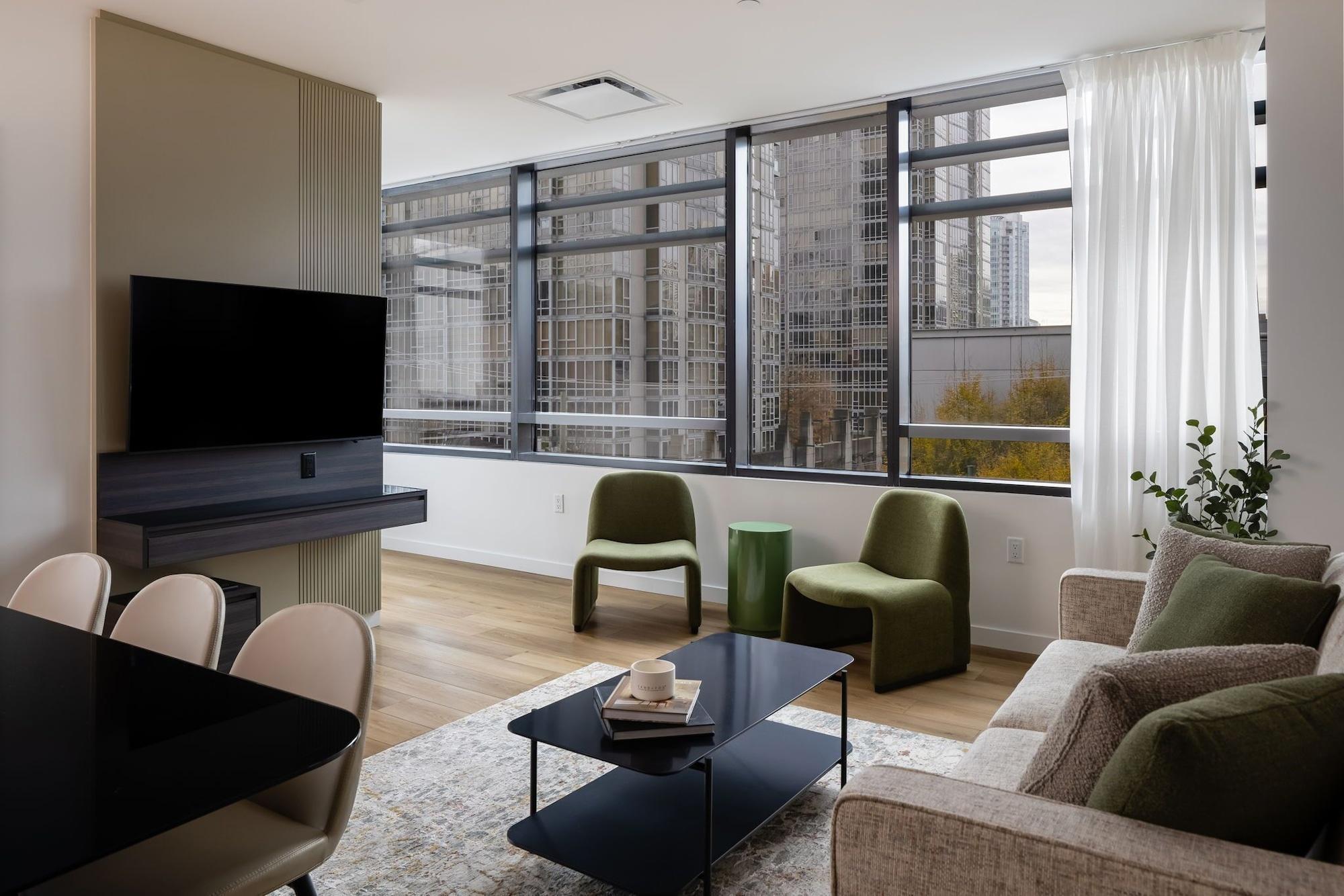 Varios Smithe House