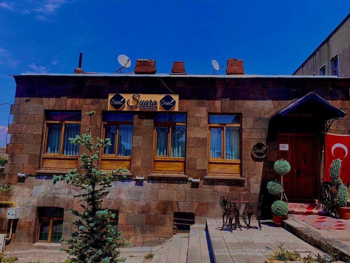 Varios Suara Hotel