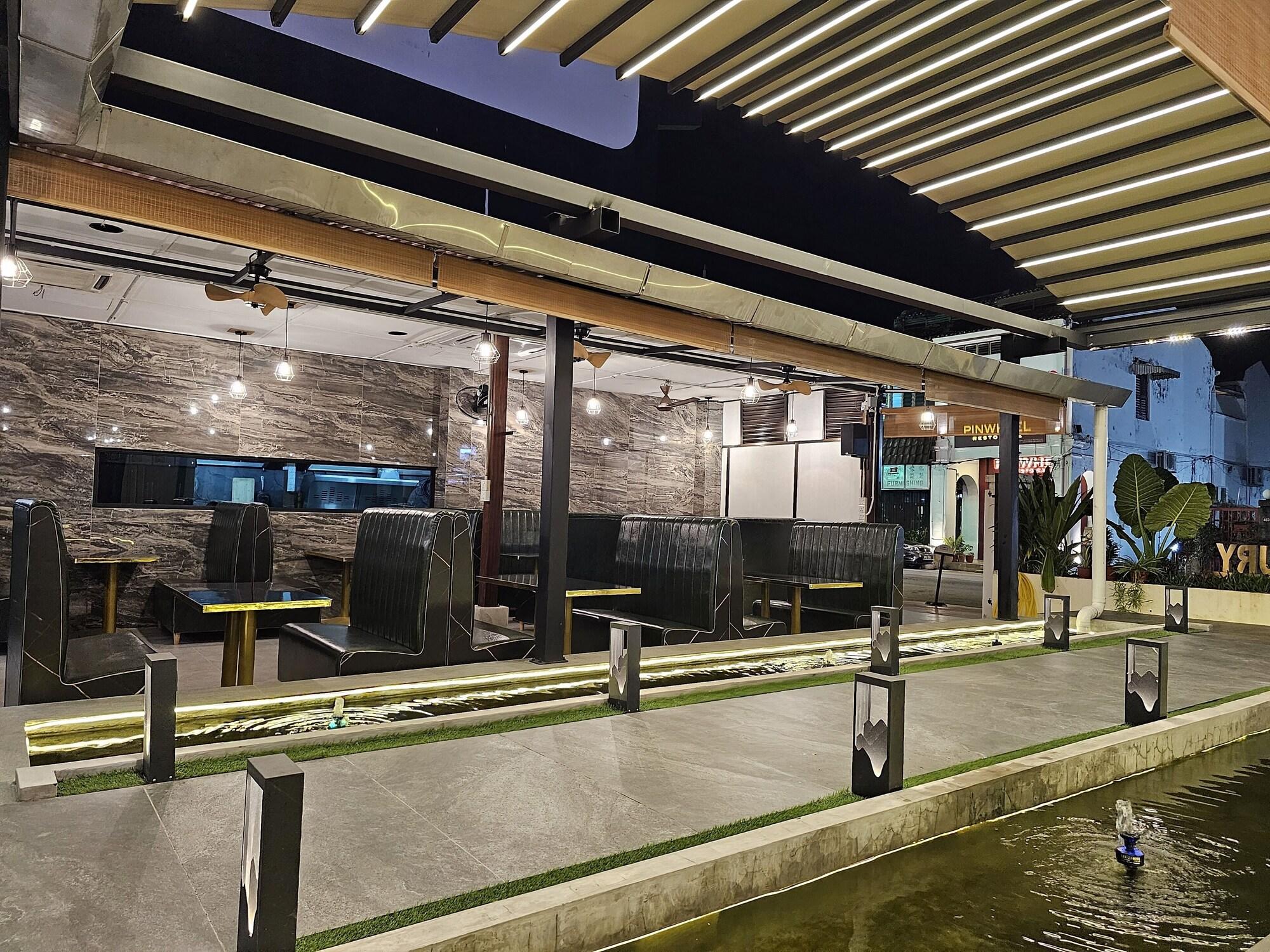 Restaurant THE CENTURY BOUTIQUE HOTEL