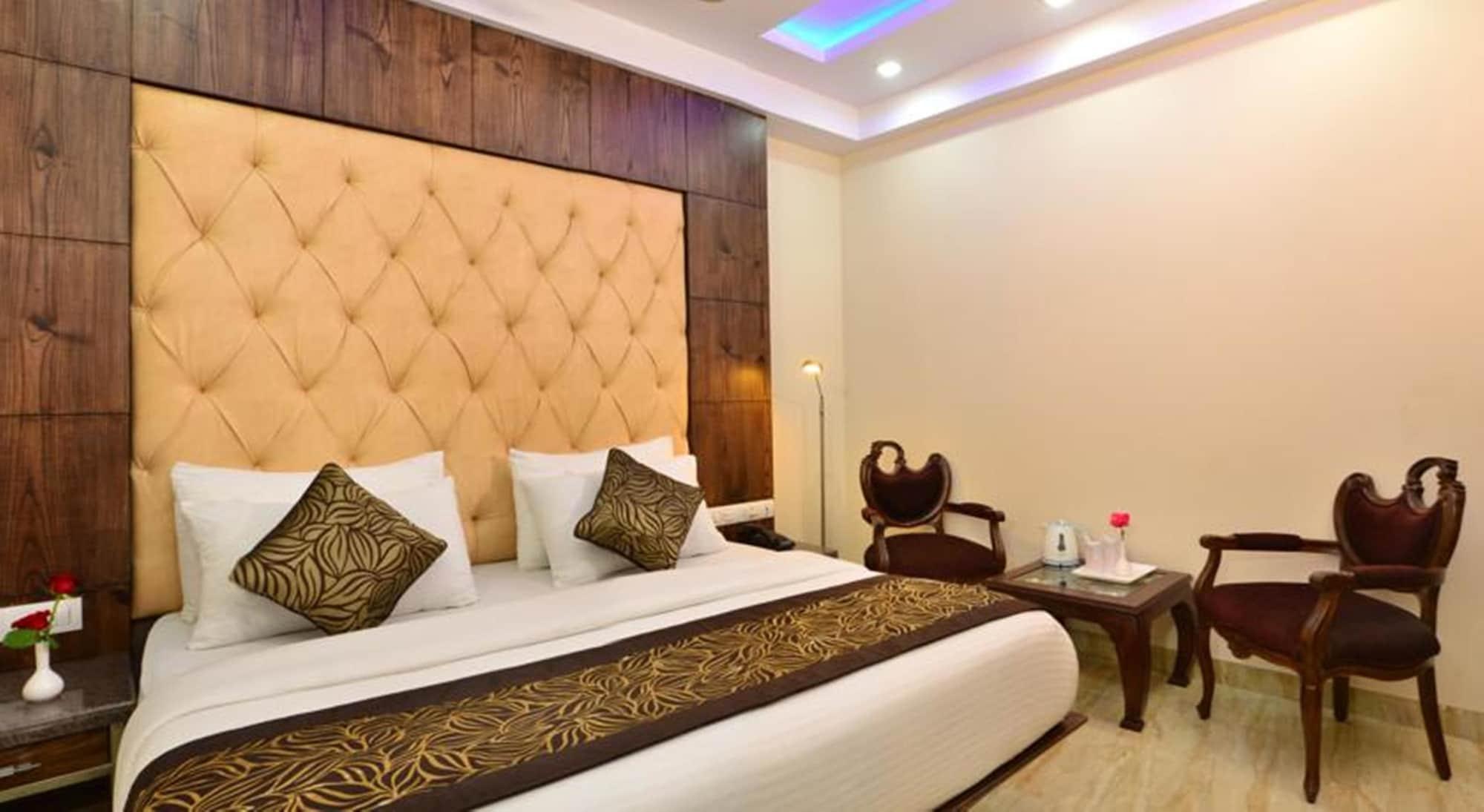 Varios Hotel Staywell DX