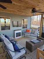 Alquiler Vacacional - 2-BR, lake view, screened porch, 15min Hurricane, 10min Smithville, dogs ok