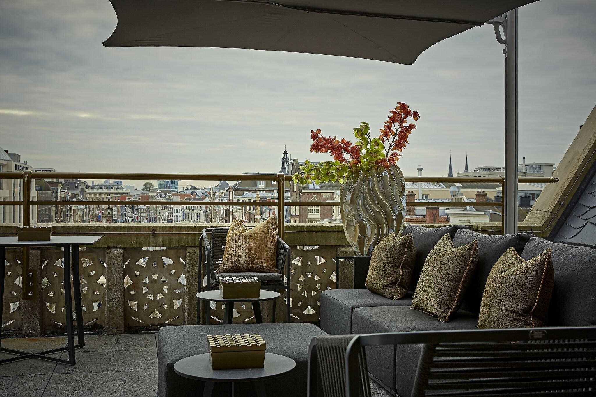 Varios Hotel TwentySeven