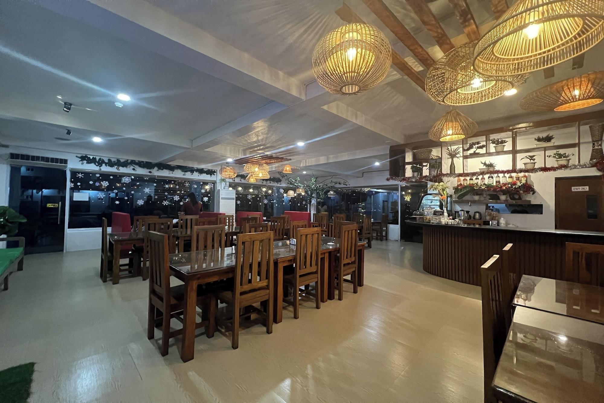 Restaurant Funtasea Hotel and Beach Resort