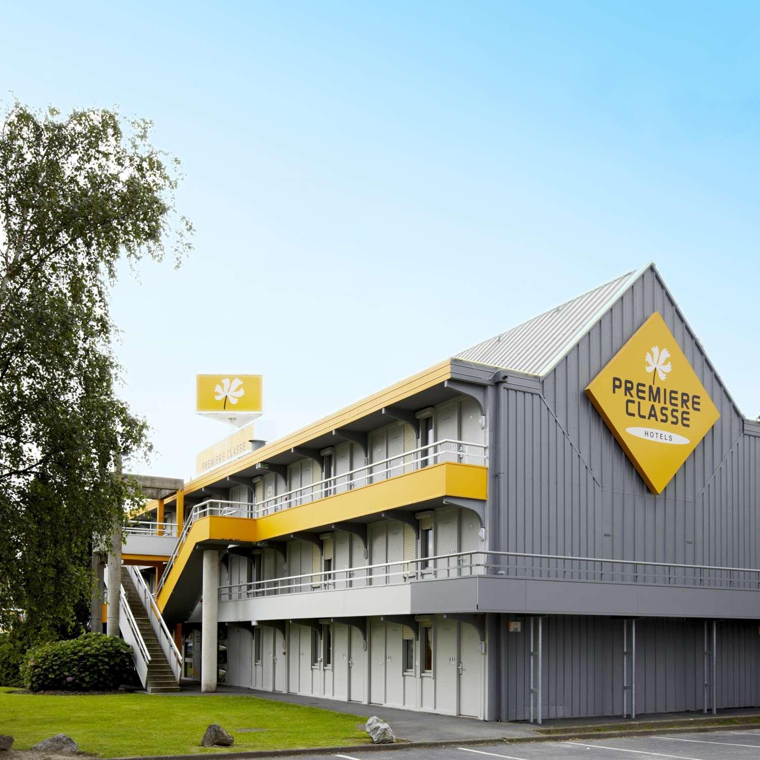 Vista Exterior Premiere Classe Nantes Reze