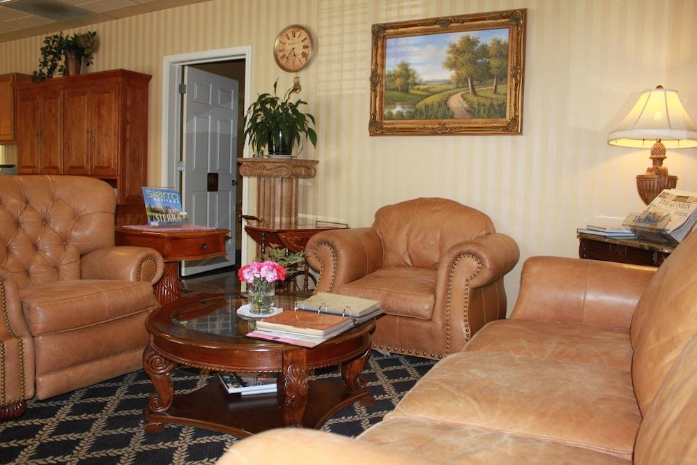 Vista Lobby Grass Valley Courtyard Suites