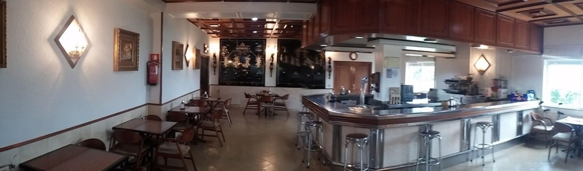 Bar/Salón Los Olmos