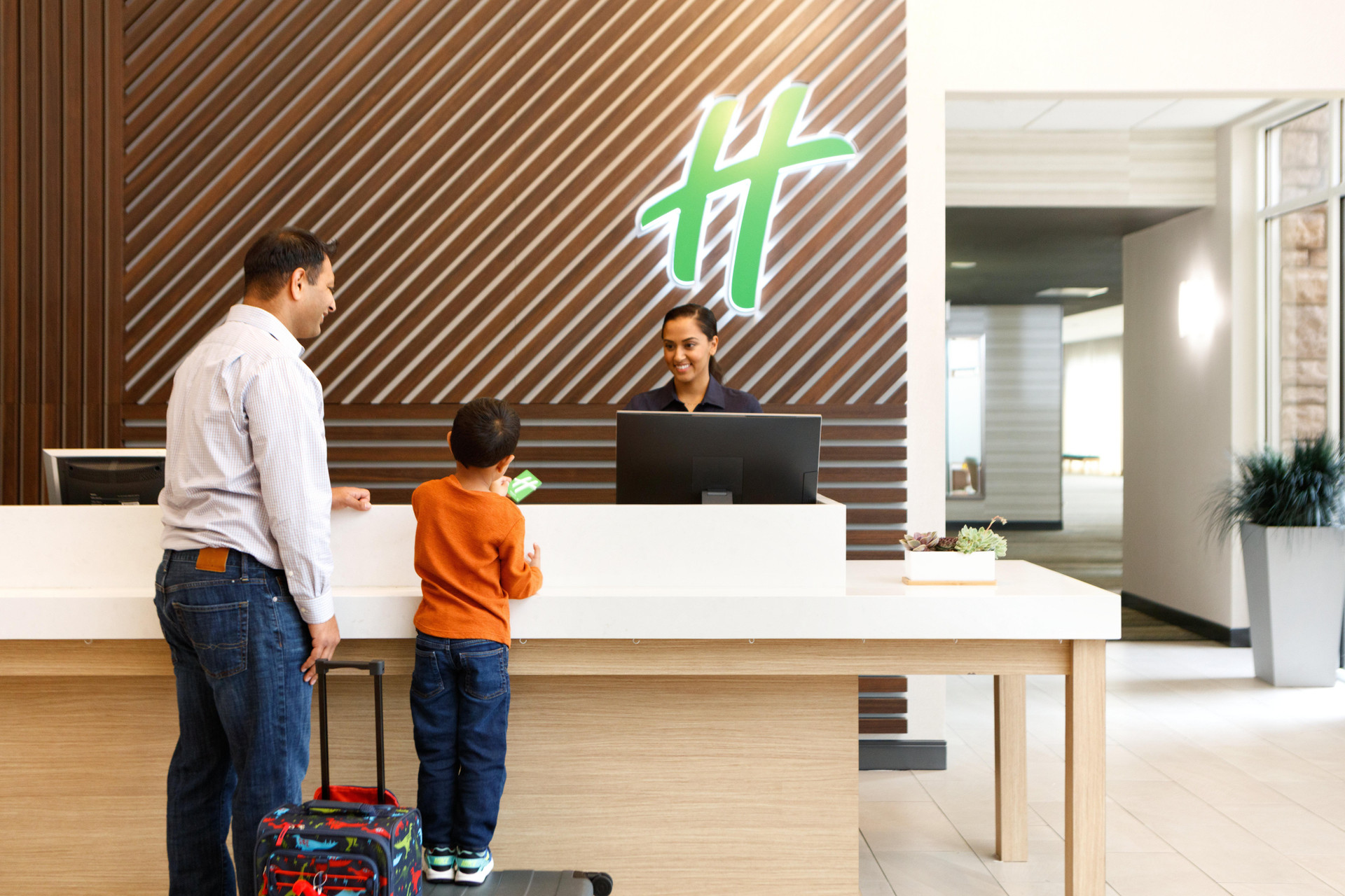 Vista Exterior Holiday Inn & Suites Oakland Airport by IHG