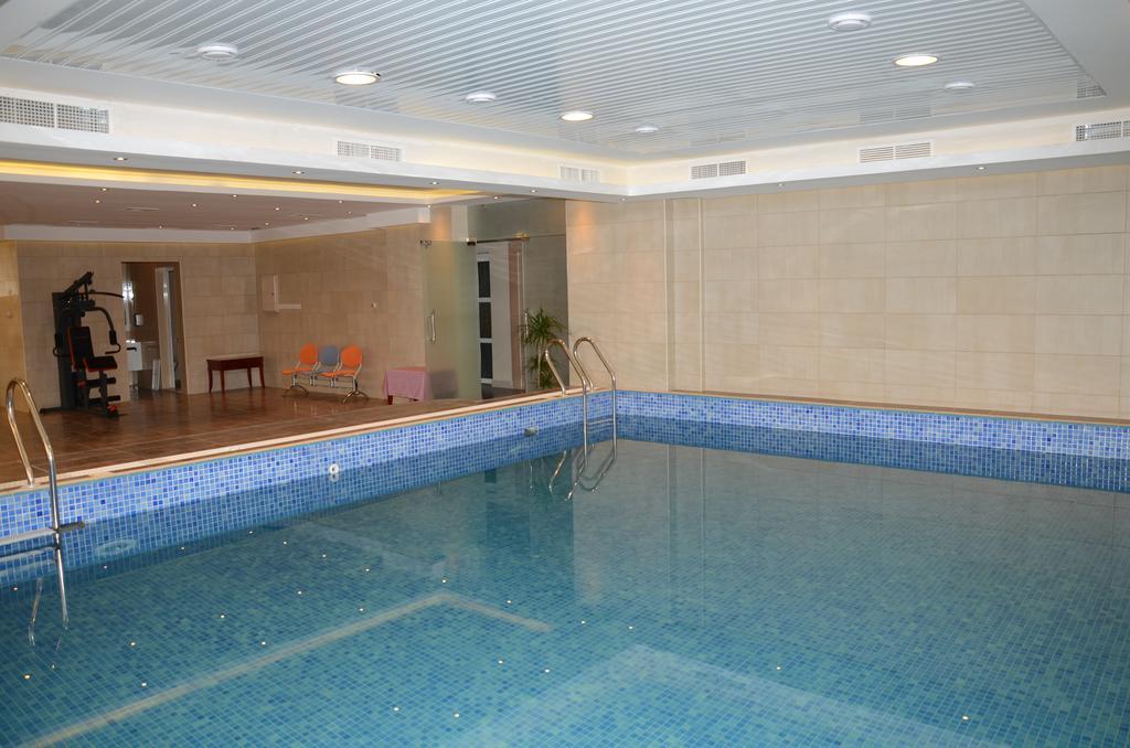Vista Piscina Continental Inn Hotel Al Farwaniya