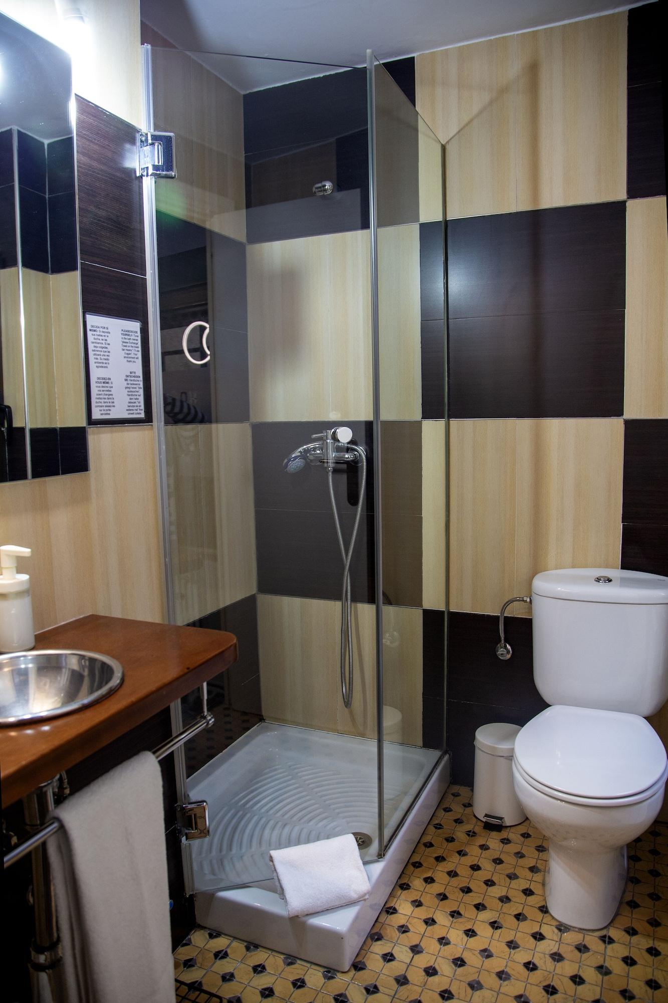 Equipamiento de Habitación Hostal Gud Salamanca