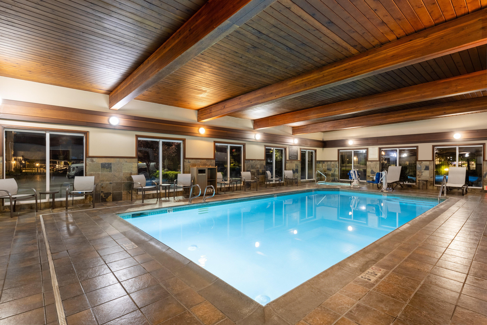 Vista Piscina Holiday Inn Express Vancouver North - Salmon Creek by IHG
