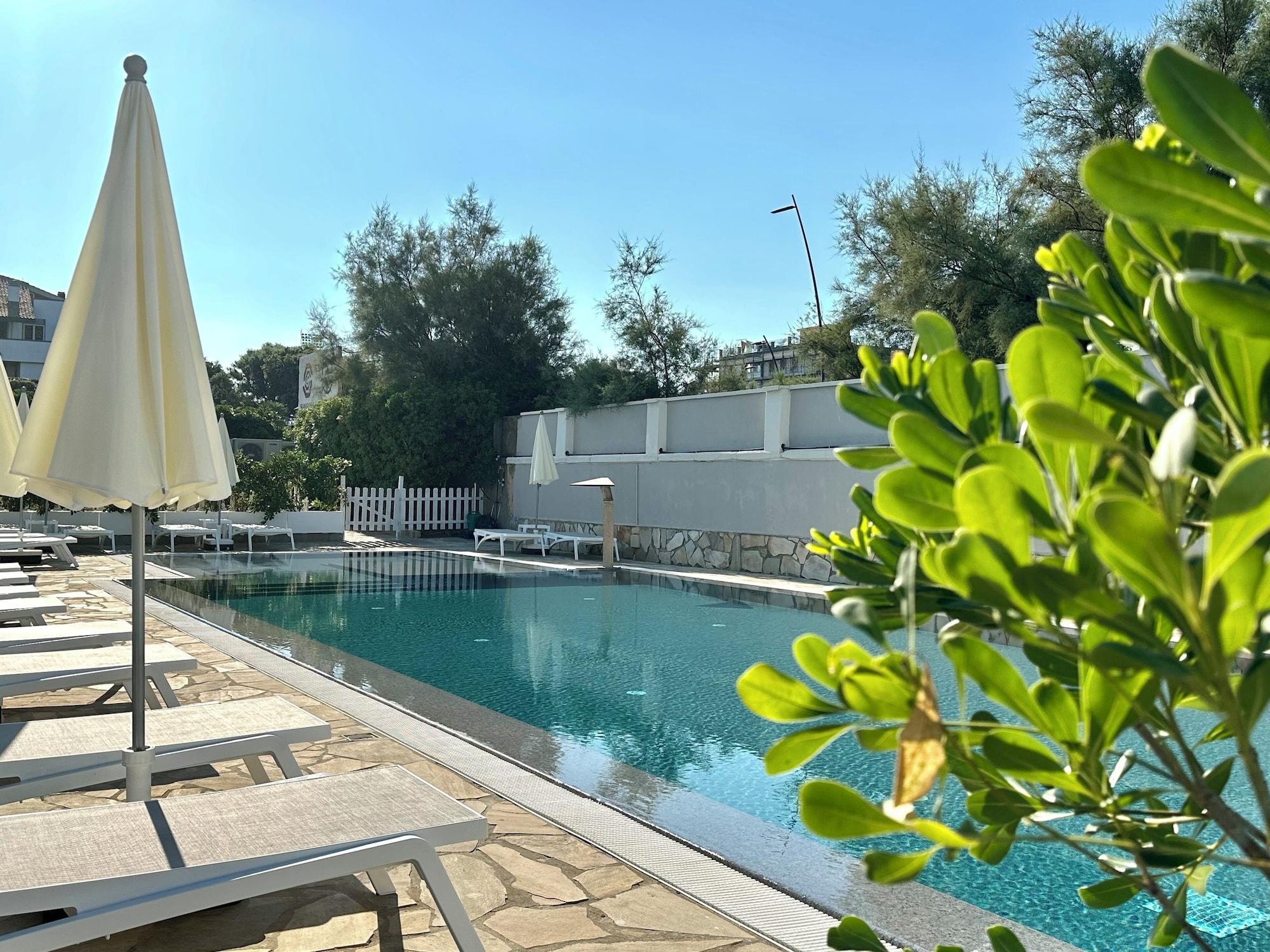 Vista Piscina Hotel Universal