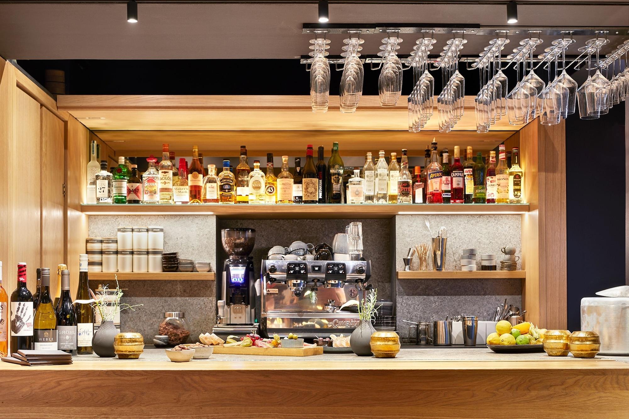 Bar/Salón Wedina Serviced Apartments