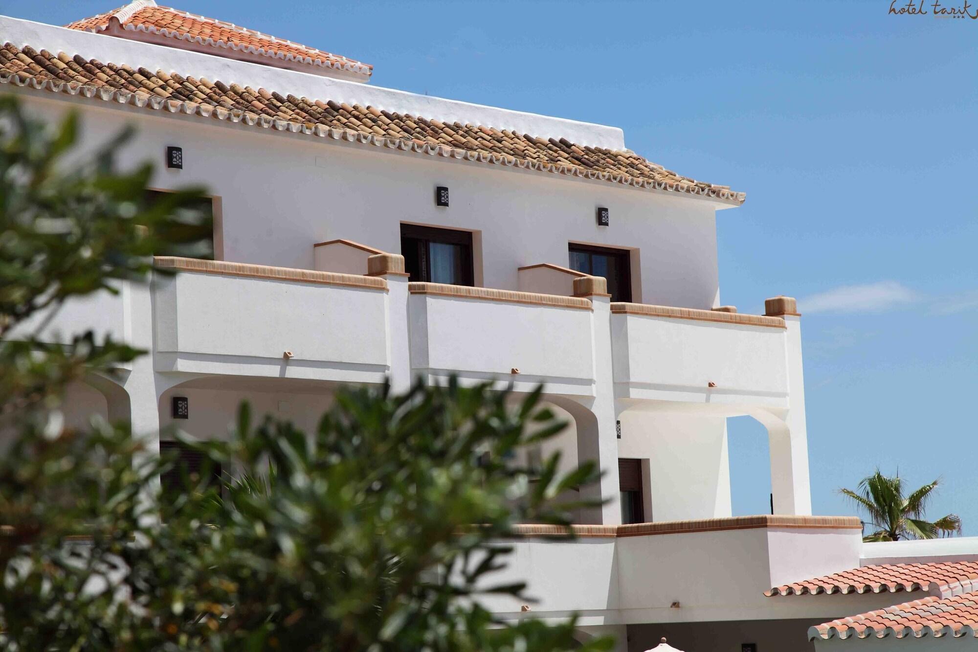 Vista Exterior Hotel Tarik
