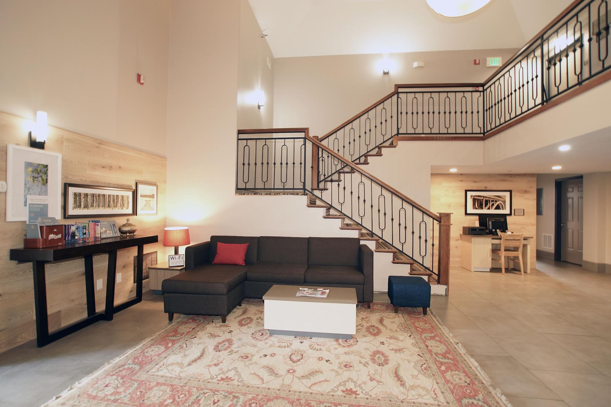 Vista Lobby Country Inn & Suites by Radisson, Greenfield, IN