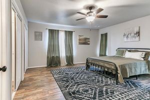 Alquiler Vacacional - “Sweet Home Oklahoma” House - Large home with 4 bedrooms and fenced yard+garage!