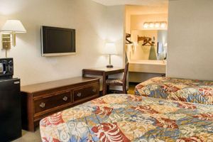Alojamiento - Rodeway Inn
