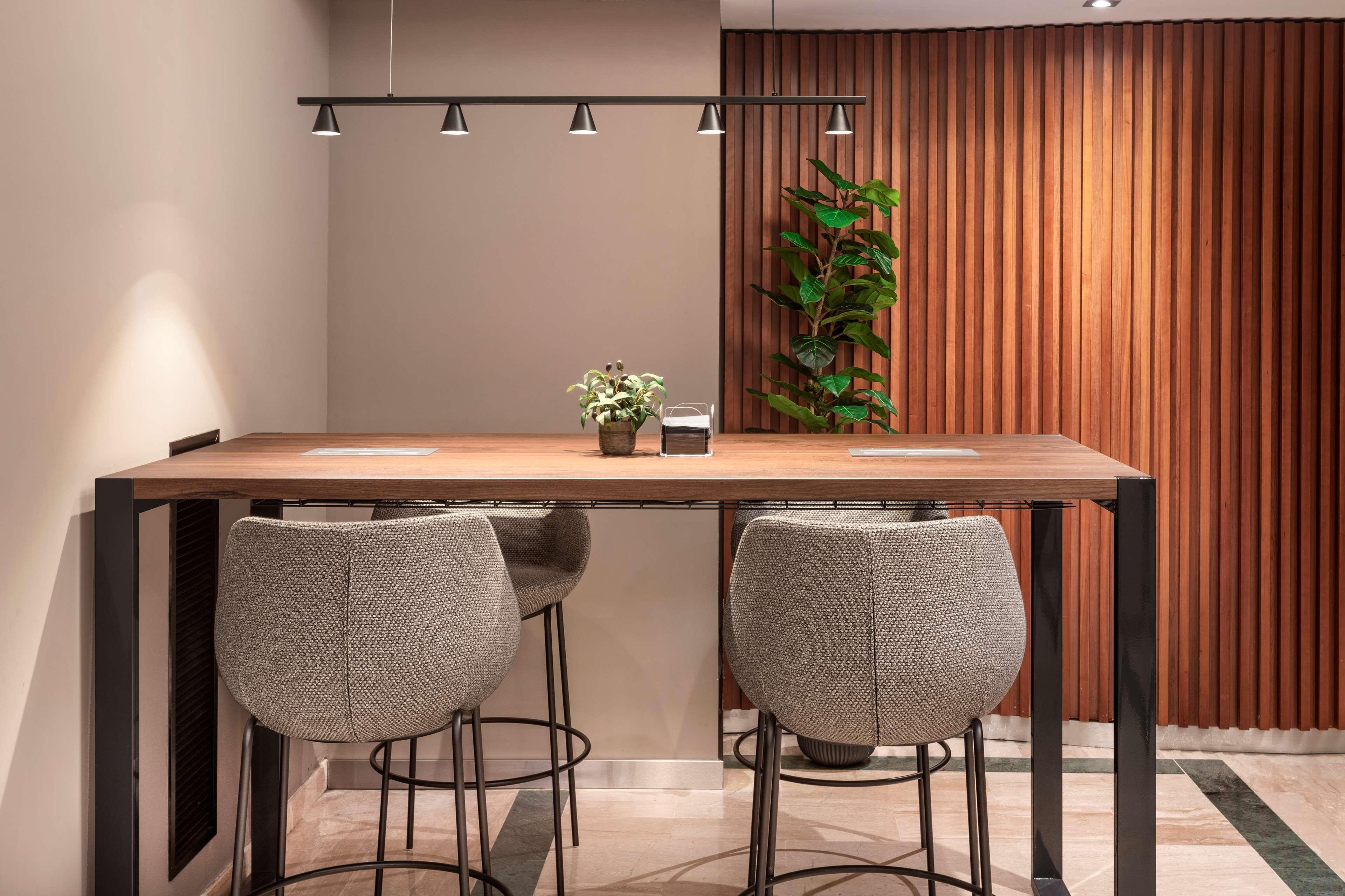 Bar/Salón Catalonia Goya