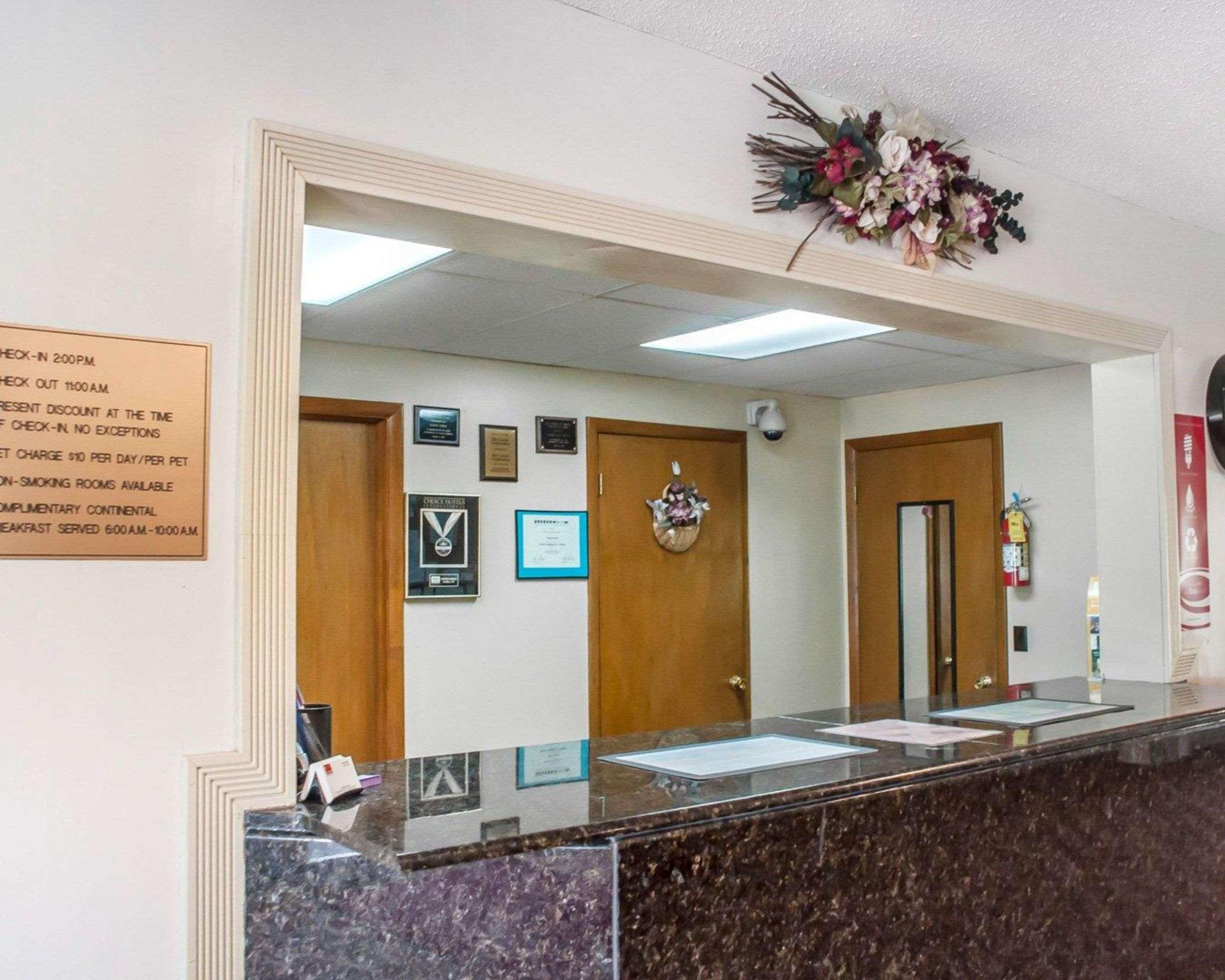 Vista Lobby Econo Lodge Cuba I-86