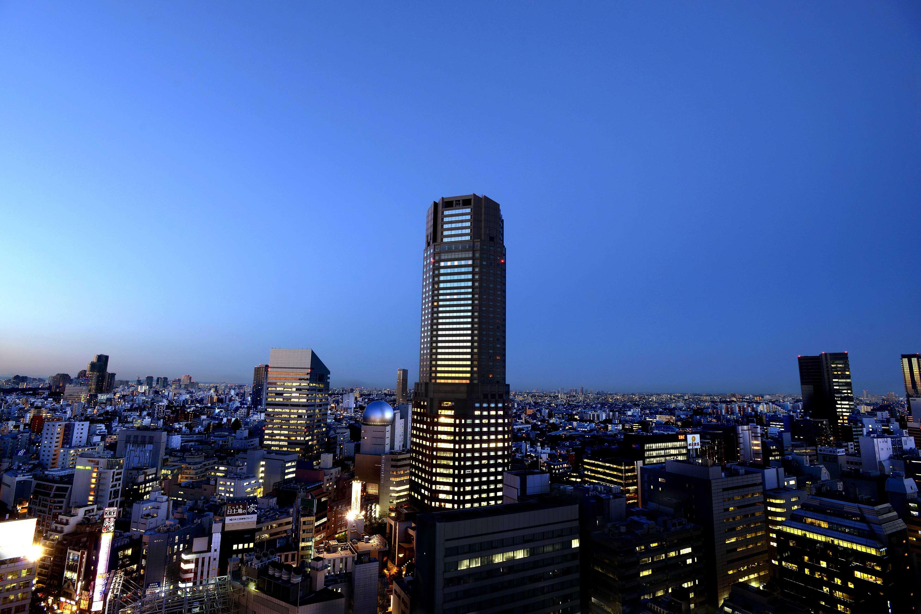 Vista Exterior Cerulean Tower Tokyu Hotel