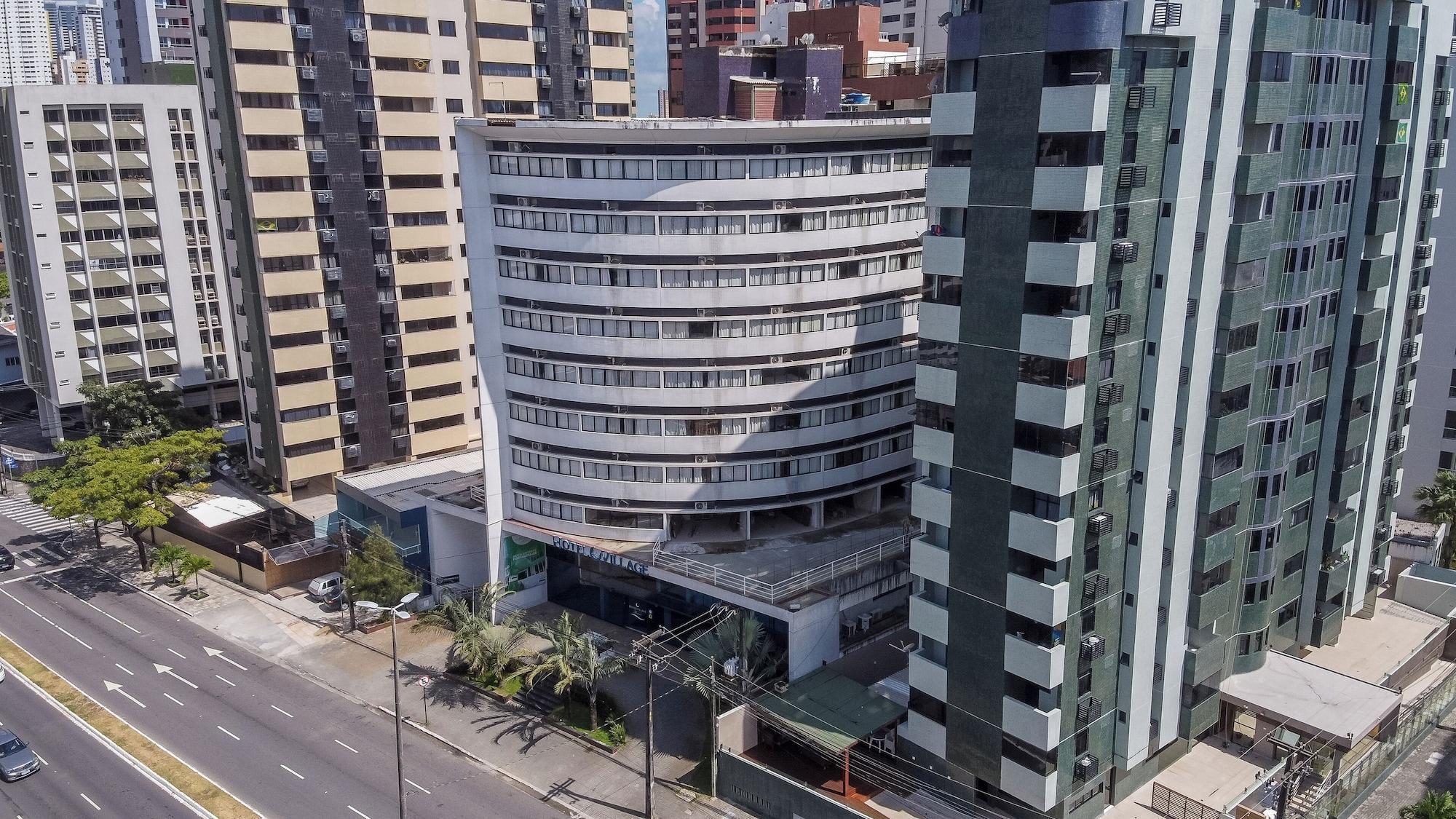 Vista Exterior Hotel Village Premium