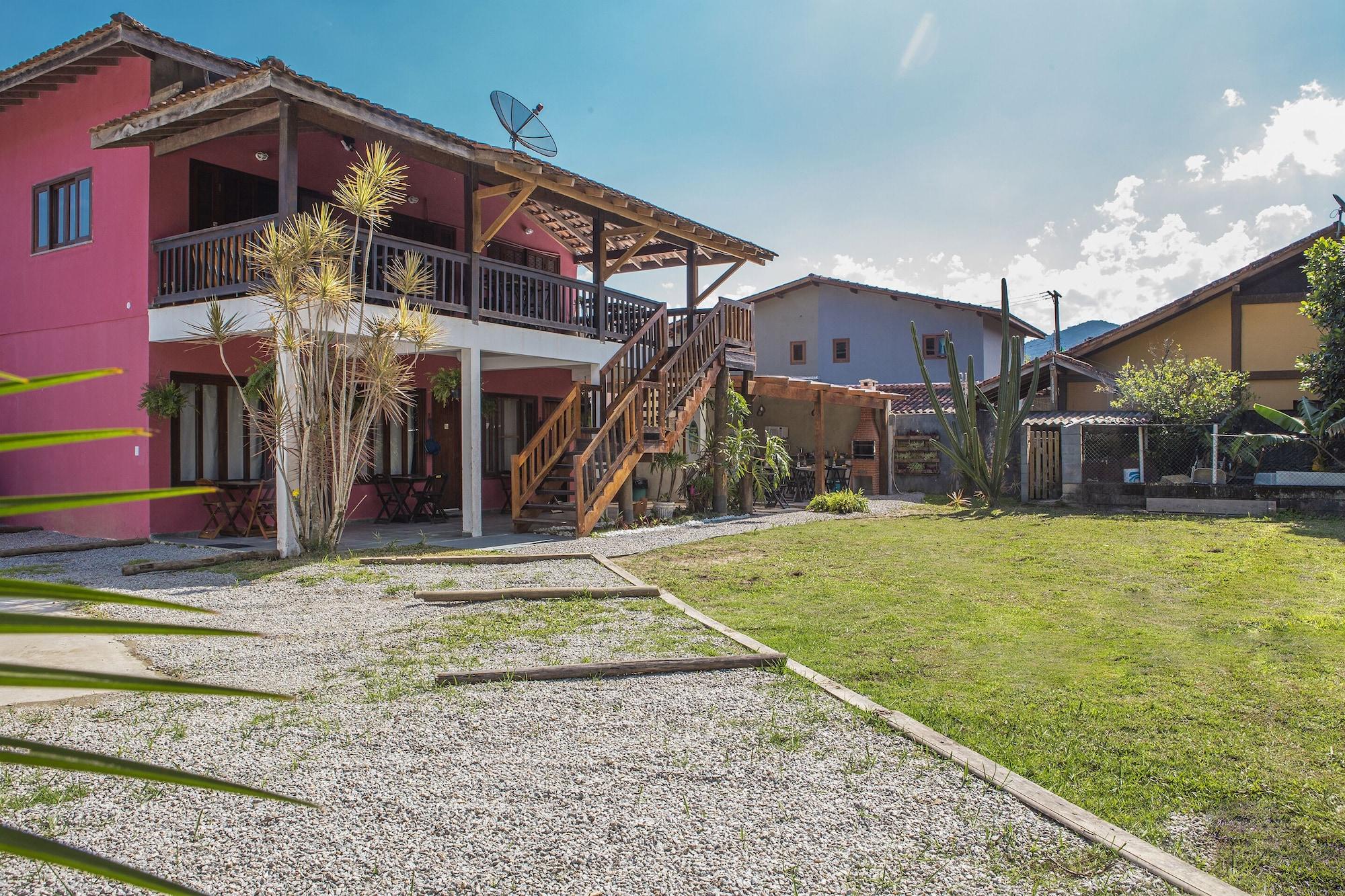 Comodidades del Alojamiento Suítes Las Flores Maresias