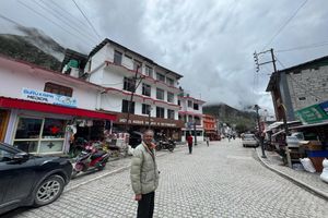Alojamiento - Hotel Kuber Palace Badrinath