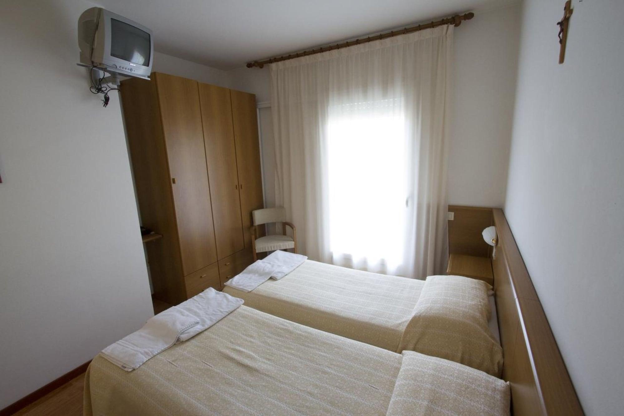 Habitación Bella Italia & EFA Village