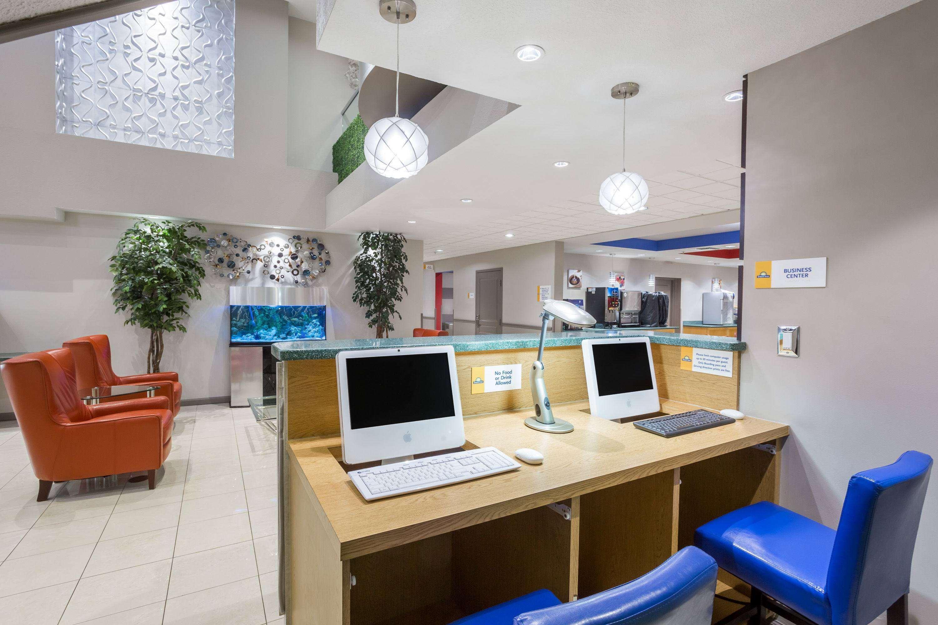 Centro de Negocios Days Inn by Wyndham Fort Myers Nr JetBlue